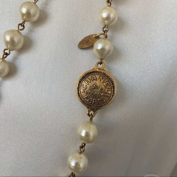 Chanel Vintage Pearls - Picture 2 of 3